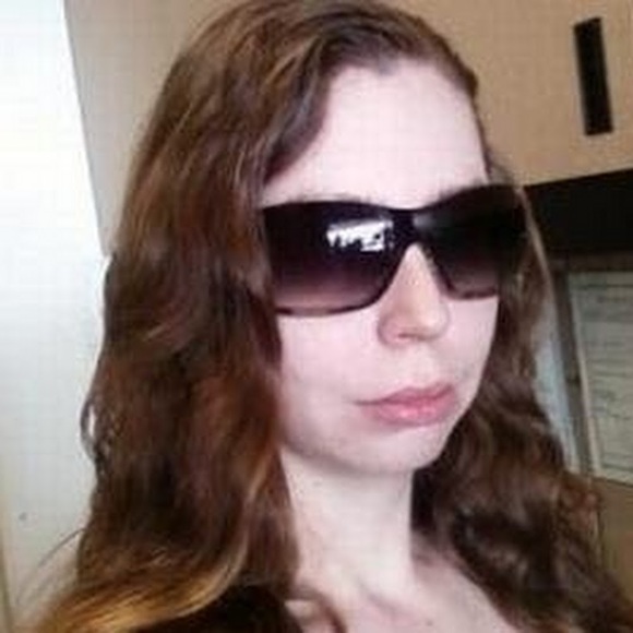 Meet your Posher, Allison - Picture 1 of 1